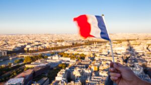 Louvre linnakkeesta maailmanmuseoksi kahdeksassa vuosisadassa